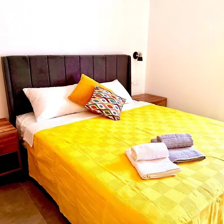 Tatil Evi Stunning 3 Bedroom, 2 Bathroom Sea View House *